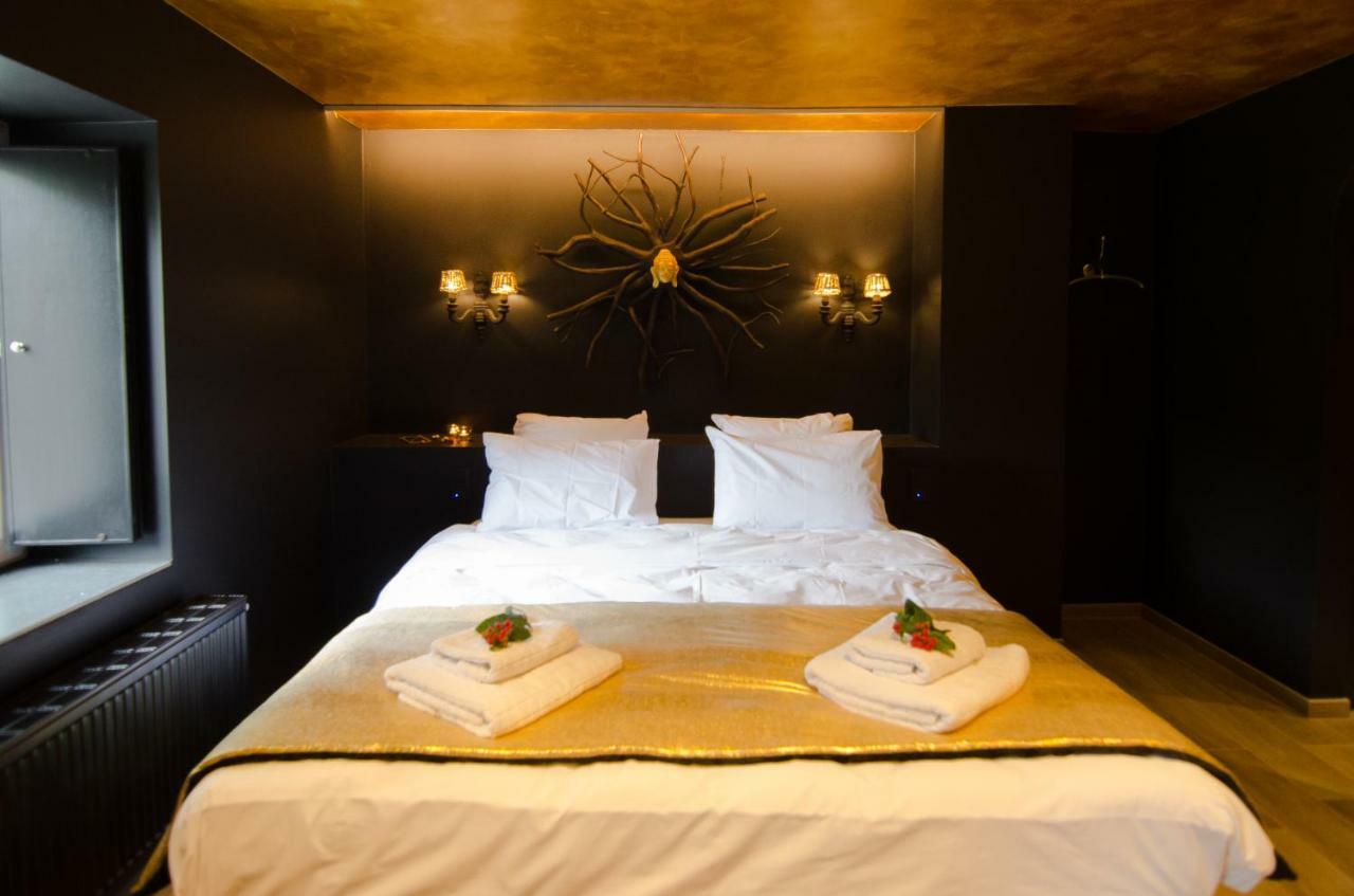 River Lodge Hotel Insolite Abadia de Abadia de Maredsous Exterior foto