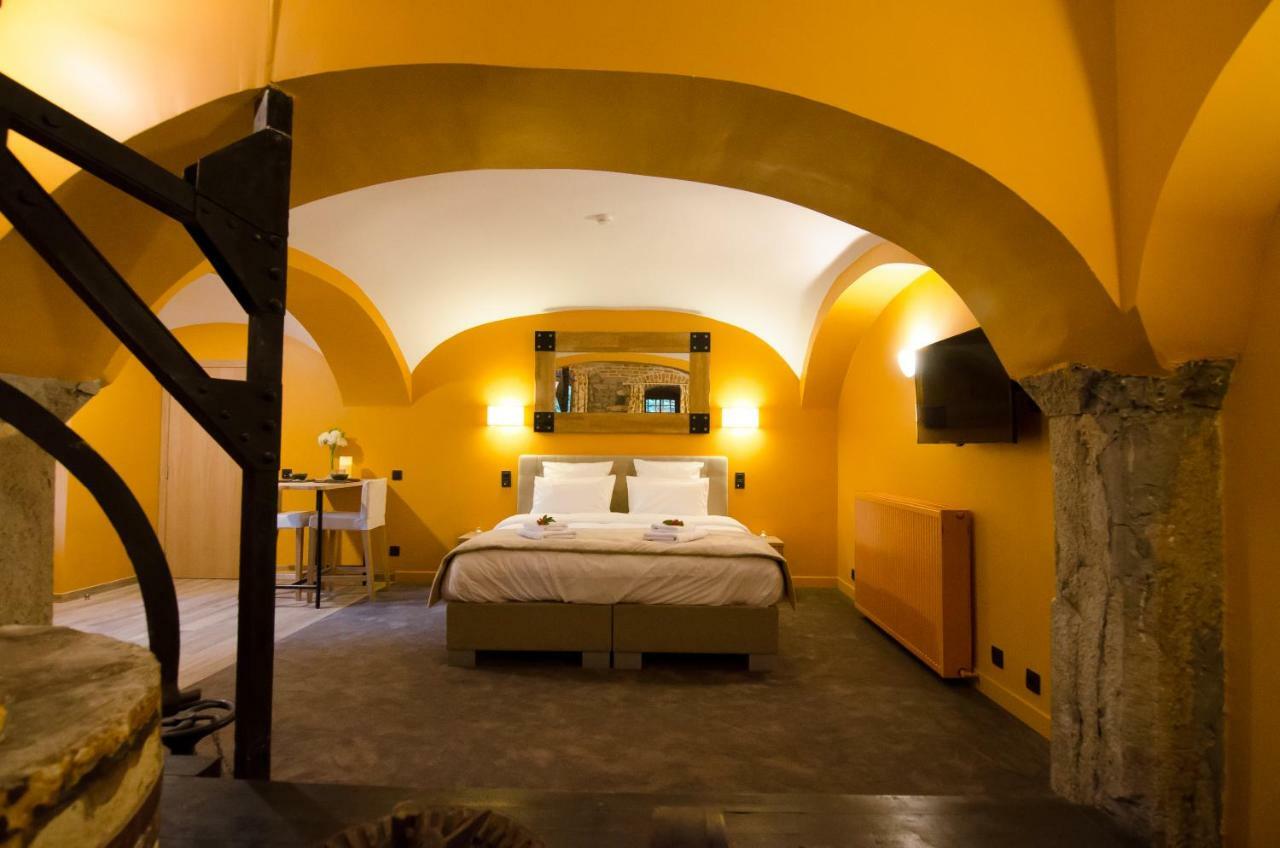 River Lodge Hotel Insolite Abadia de Abadia de Maredsous Exterior foto