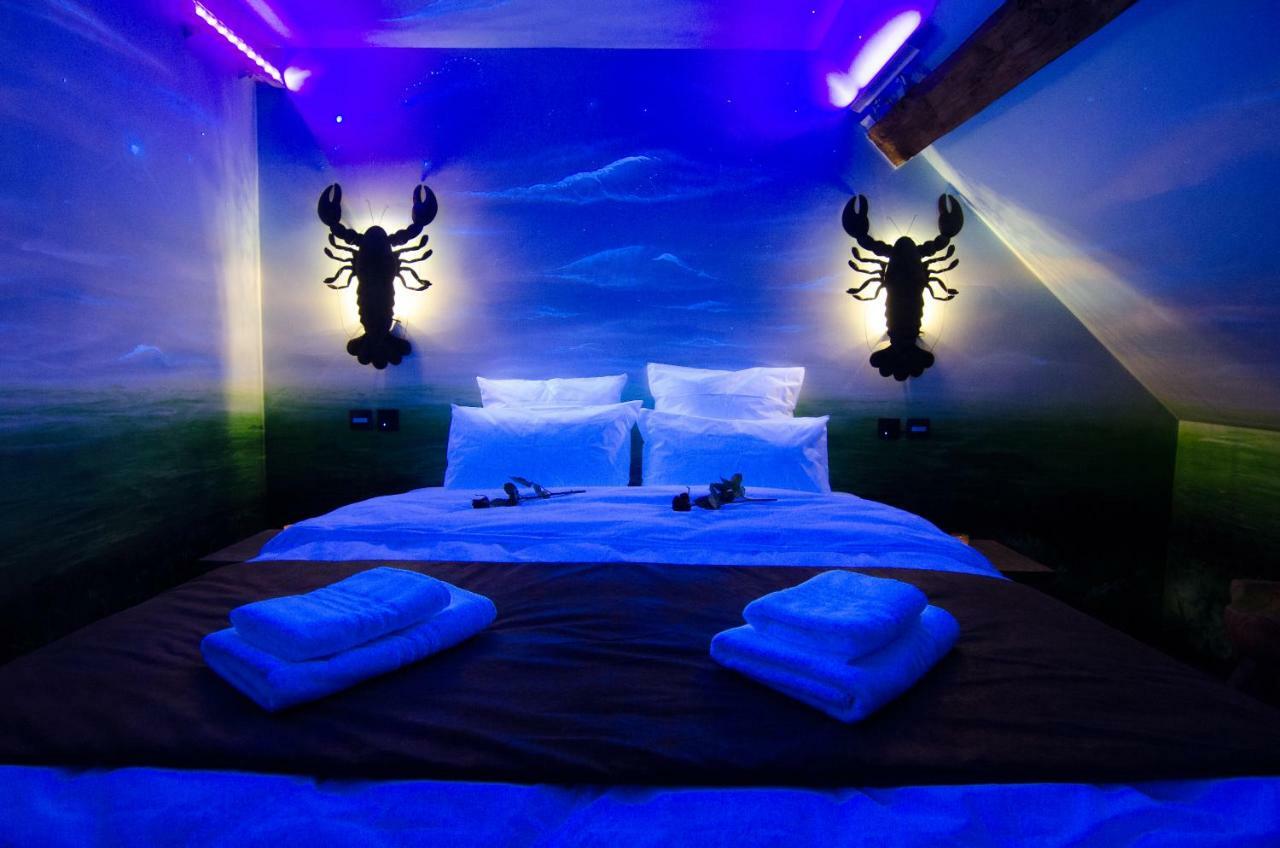 River Lodge Hotel Insolite Abadia de Abadia de Maredsous Exterior foto